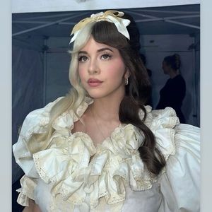 Meet your Posher, Amili